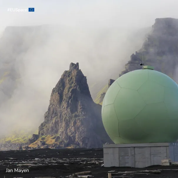 Galileos bakkestasjon på Jan Mayen.