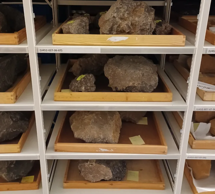 Samlingen av analoge prøver er på Naturhistorisk Museum på Økern i Oslo.
