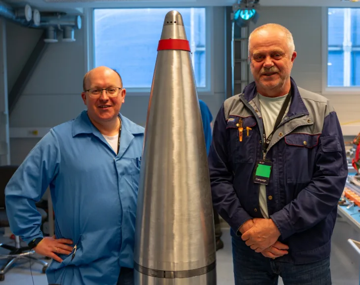 Senioringeniørene Sveinung Viggo Olsen og Yngve Eilertsen ved UiT som bygget MaxiDusty-2.