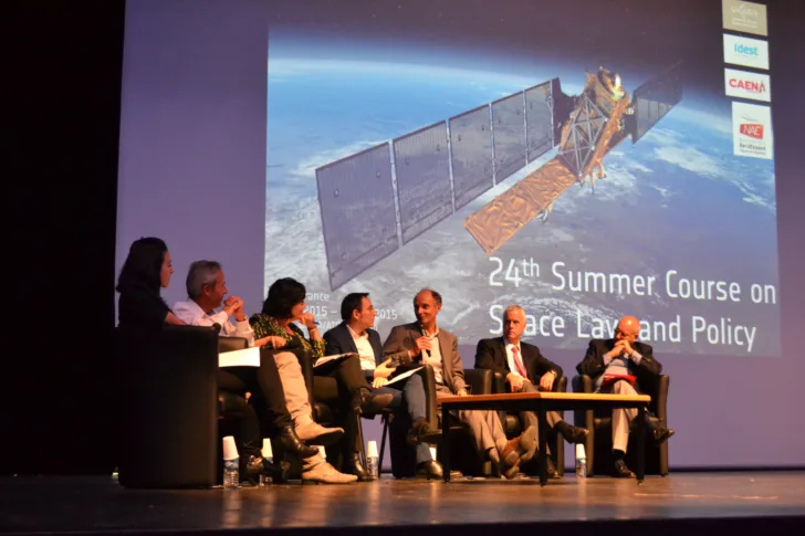 Paneldiskusjon under ECSL sommerkurs.
