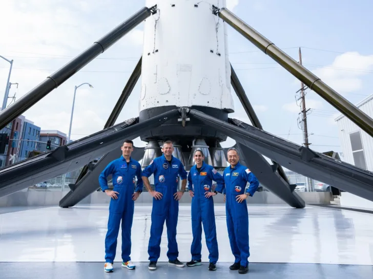 Crew 7 in front of Falcon 9