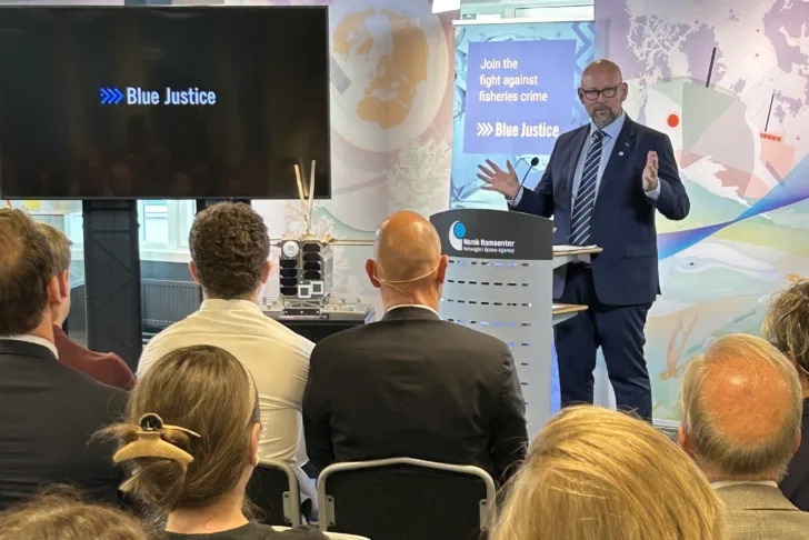 Blue Justice Ocean Surveillance Program åpnet hos Norsk Romsenter den 7. september 2023. Her med presentasjon av Gunnar Stølsvik ved Blue Justice-sekretariatet.