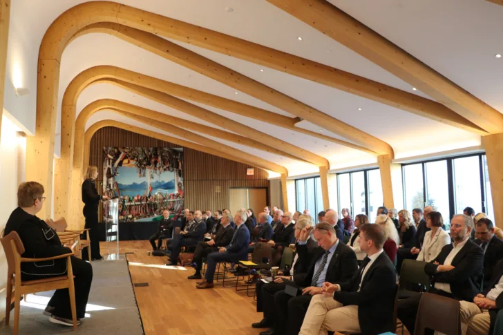 Anniken Krutnes, the Norwegian Ambassador to the USA, is speaking at the Norwegian-American Space Seminar on Space Cooperation.