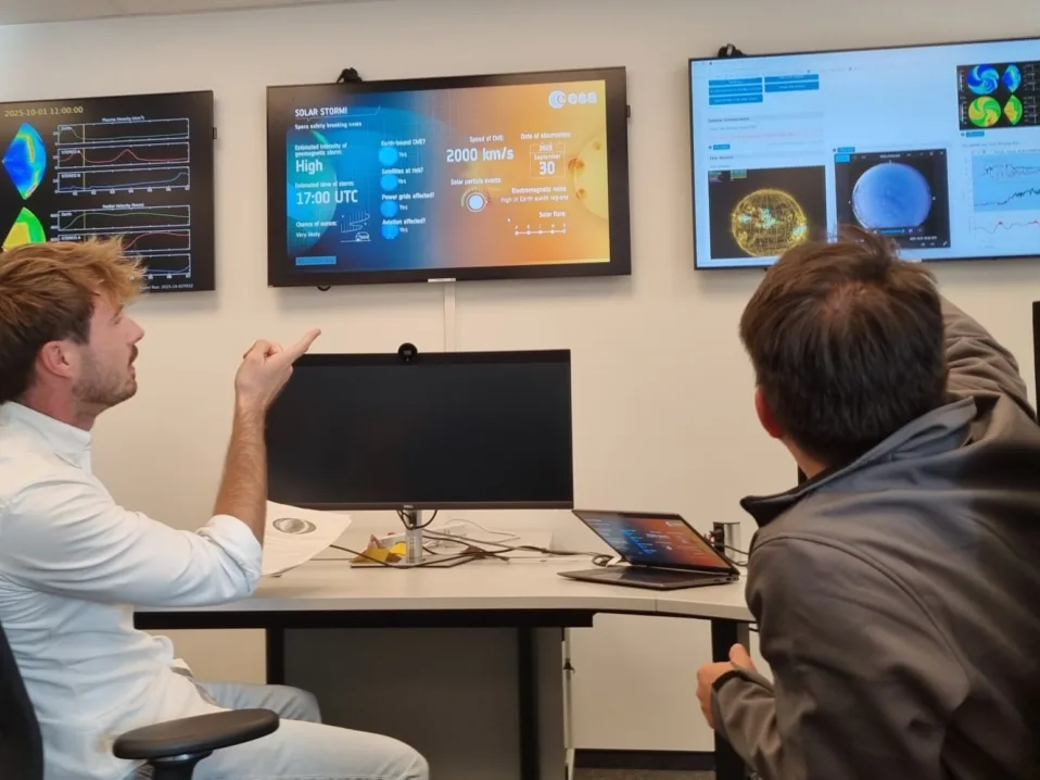 Simulering av solstorm ved ESAs senter ESOC i Tyskland.