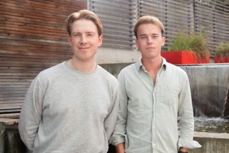 Simen Netteland (f.v.) og Martin Grande ved Tycho Space Technologies.