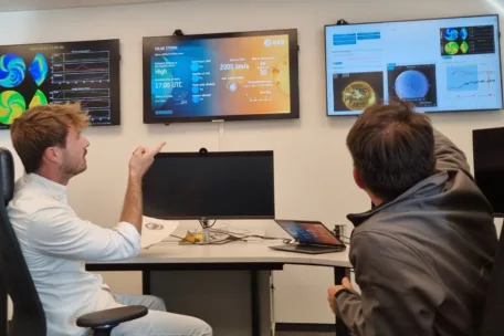 Simulering av solstorm ved ESAs senter ESOC i Tyskland.