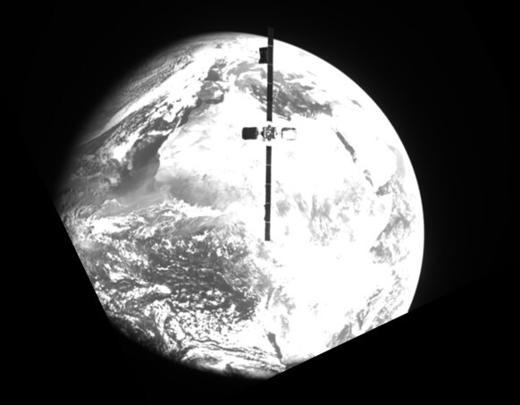 Telenors satellitt Thor-10 fikk nye motorer i bane av slepesatellitten MEV-2.