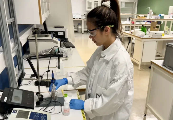 Labforsøk hos NGI for å undersøke om måneregolitt kan bli til matjord.