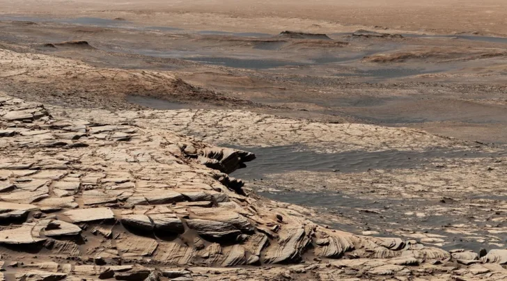 Landskapet og geologien i Gale-krateret på Mars, sett av roveren Curiosity i 2019.