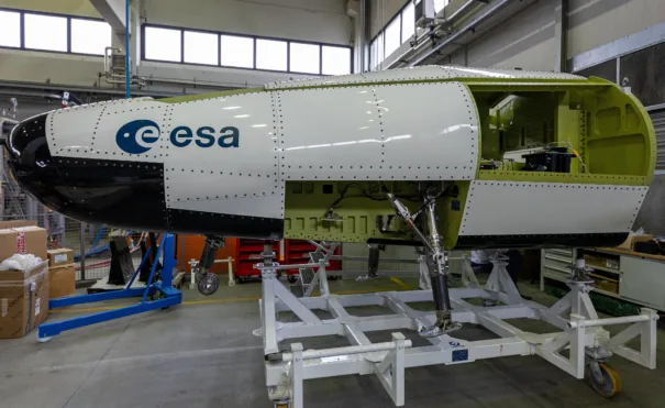Fullskala modell av Space Rider, ESAs gjenbrukbare miniromferge.