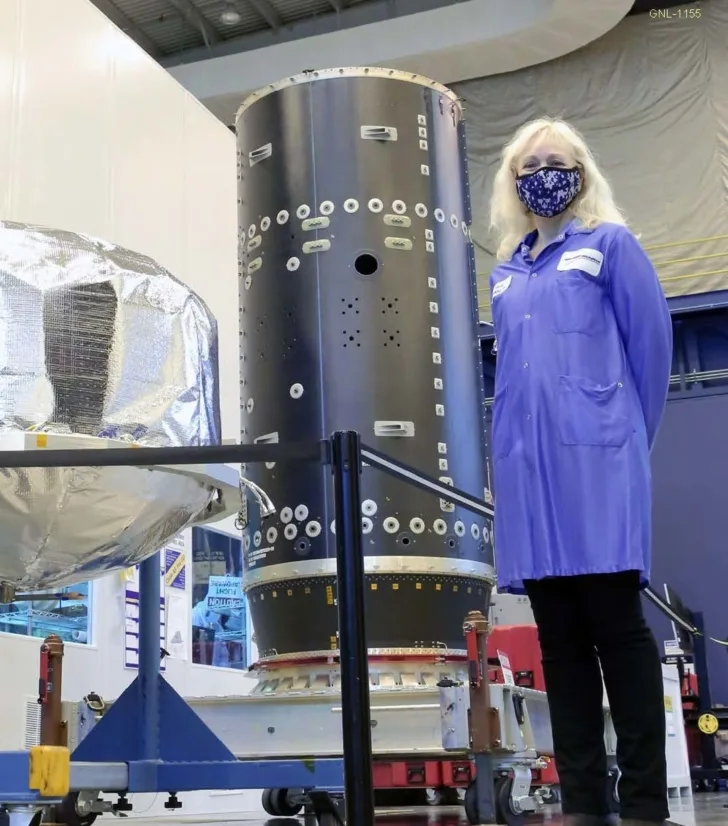 Oddveig Tretterud, Space Project Director i Space Norway Heosat AS, foran ASBM.