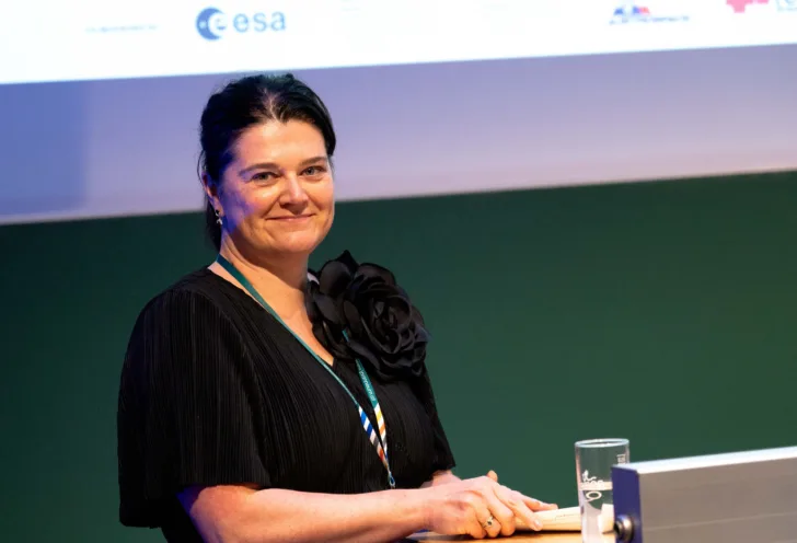 Evie Merethe Hagen ved Norsk Romsenter på møtet til UNOOSA i Østerrike i juli 2024.