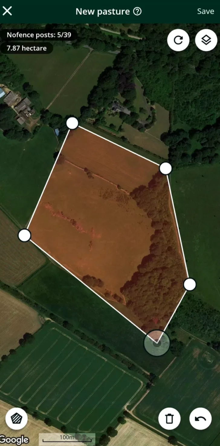 De virtuelle gjerdene i Nofence tegnes opp av bonden i løsningens egen mobilapp eller webportal.