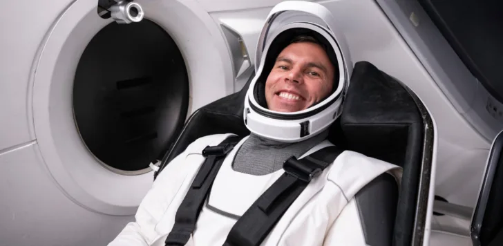 Marcus Wandt,  norsksvensk astronaut ved ESA, i Crew Dragon-romfartøy fra SpaceX.