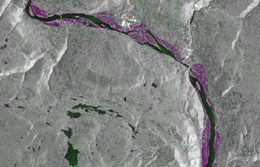 Bilde fra Sentinel 1 over flom i Ringebu.