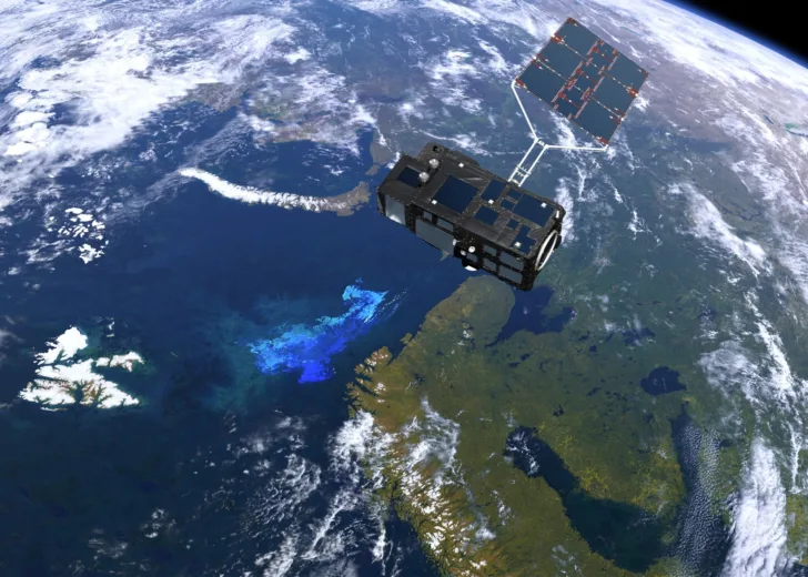 Sentinel-3 måler blant annet temperatur, sirkulasjon, farge, bølgehøyde og fotosyntese i havet.