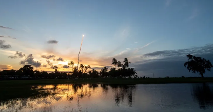 Ariane 5 skytes opp fra rombasen i Kourou.