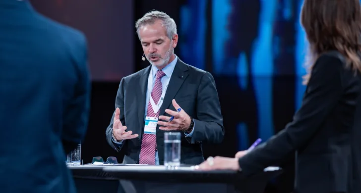 Christian Hauglie-Hanssen, administrerende direktør ved Norsk Romsenter, under paneldebatt på GLOC 2023.