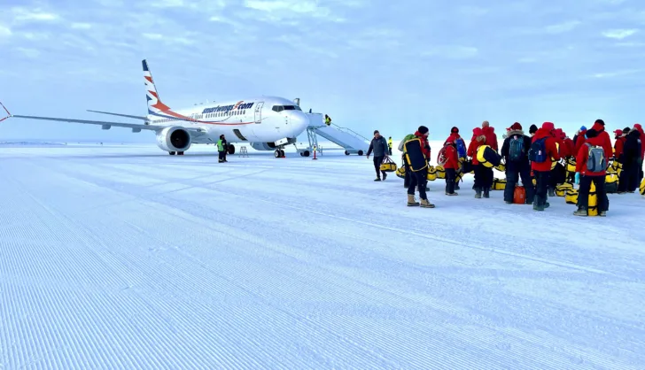 På rullebanen ved Trollbasen i Dronning Maud Land i Antarktis.