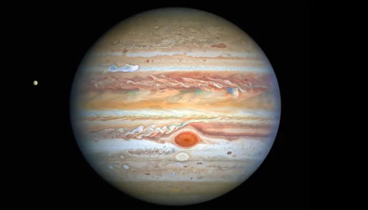 Bilde av Jupiter og Europa tatt av Hubble i 2020.